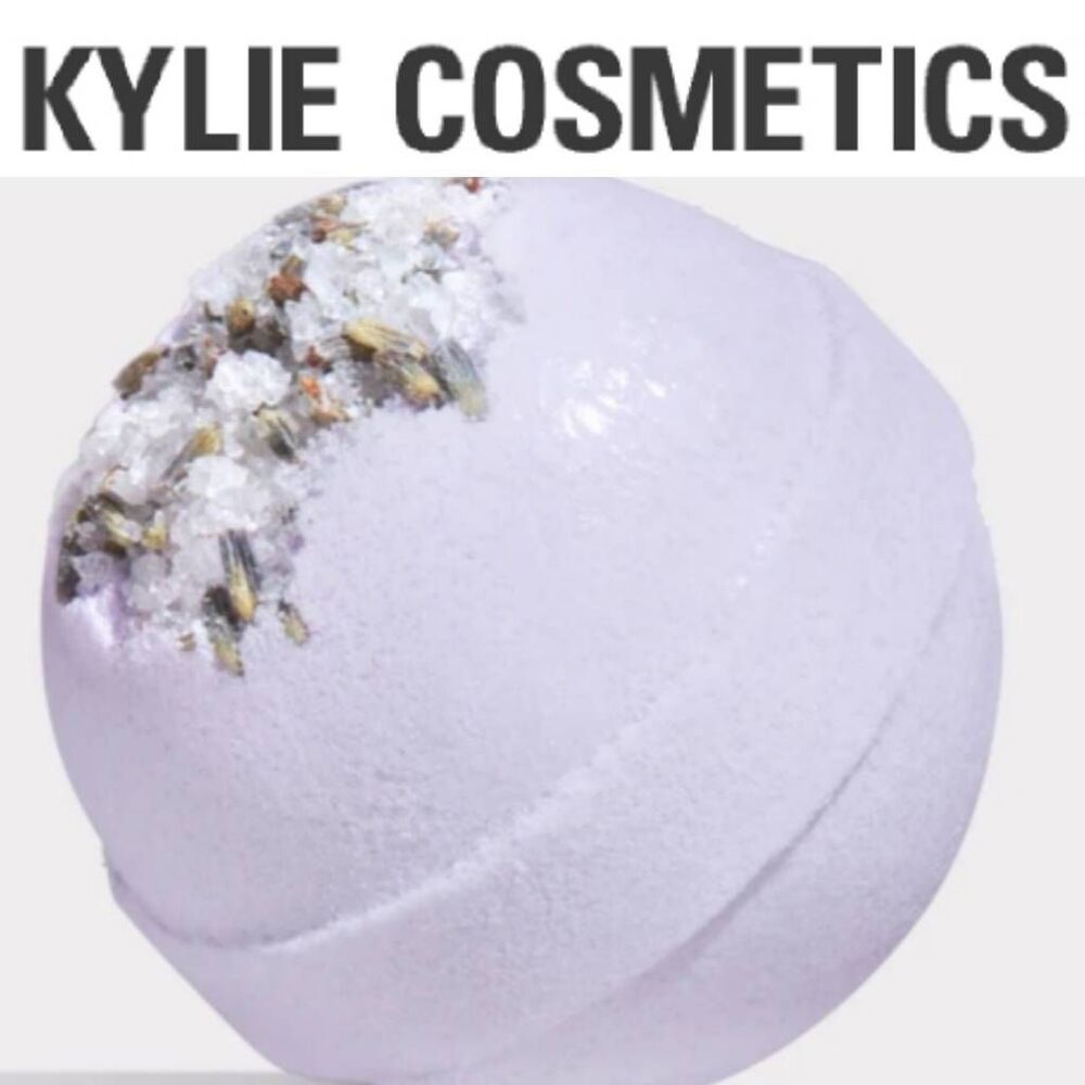 Kylie Skin Lavender Bath Bomb